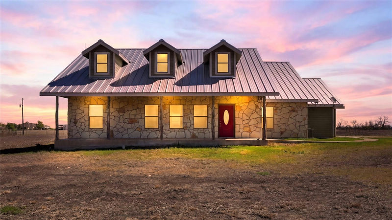 4355 SE River Rd — exterior