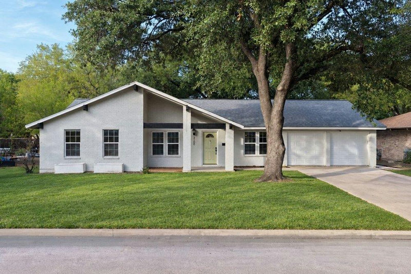 3100 Lynridge Dr — exterior