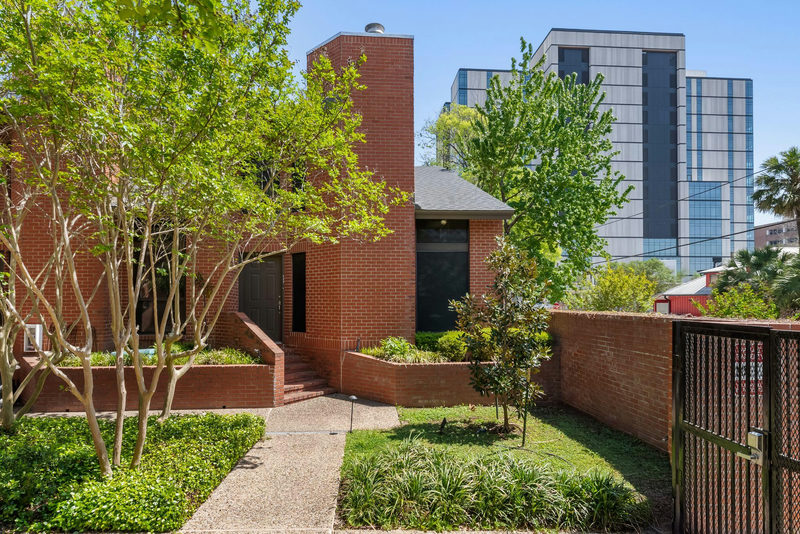 510 W 18TH St #113 — exterior