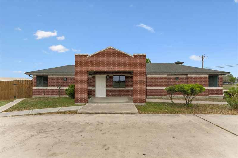 1030 S Guadalupe St — exterior