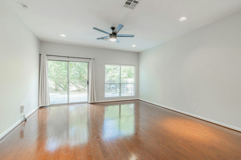 2329 Amur Dr — exterior