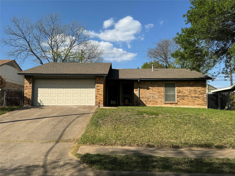 102 Skyloop Dr — exterior