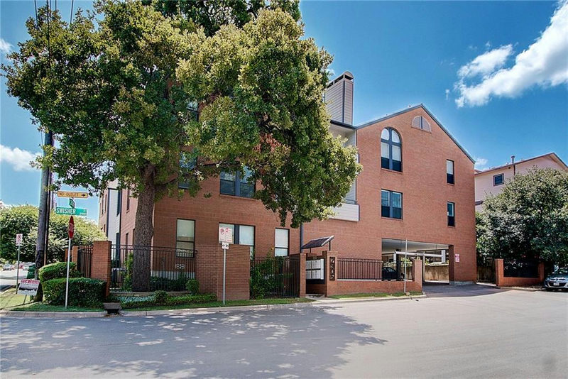 2905 Swisher St #205 — exterior