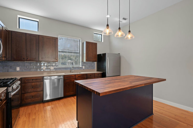 6000 S Congress Ave #302 — exterior