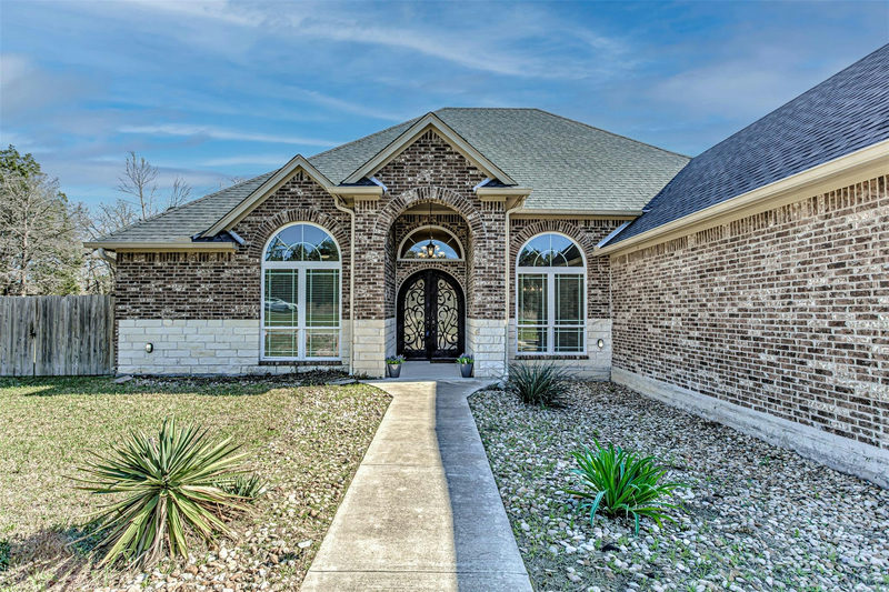 105 Arbors Cir — exterior