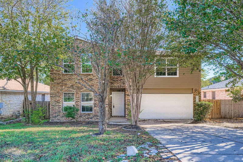 2100 Coachlamp Dr — exterior