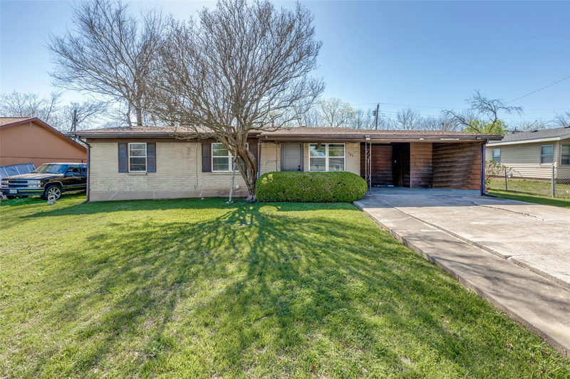 707 Debus Dr — exterior