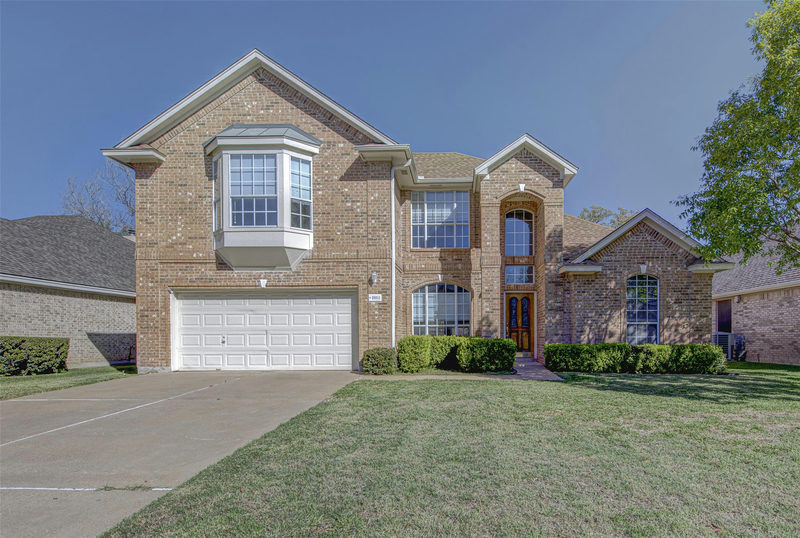 30011 Oakland Hills Dr — exterior