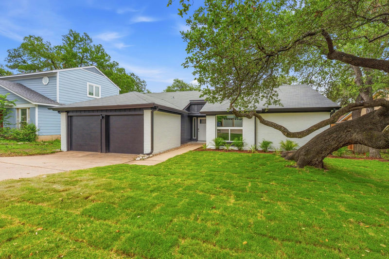 7807 Keswick Dr — exterior