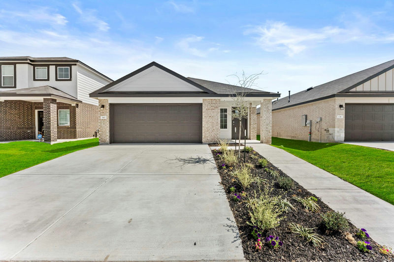 140 RAYMONDVILLE Path — exterior