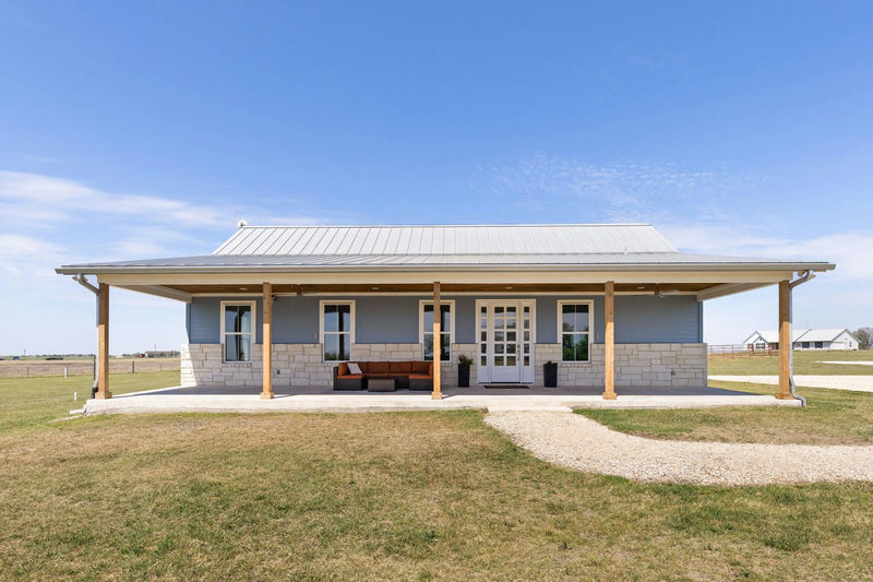 22001 Fm 971 — exterior