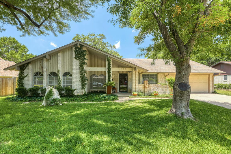 1007 Quail Park Dr — exterior