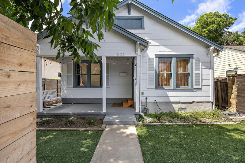 933 E 51st St — exterior