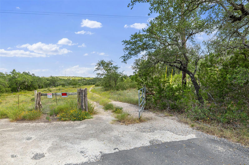 3817 Hart Hollow Dr — exterior