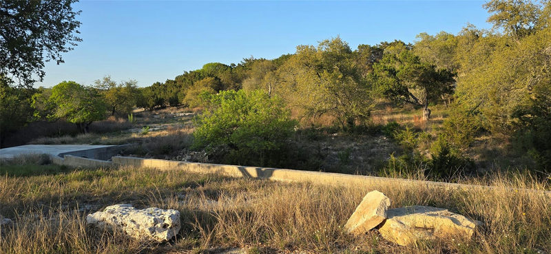 7605 White Oak Dr — exterior