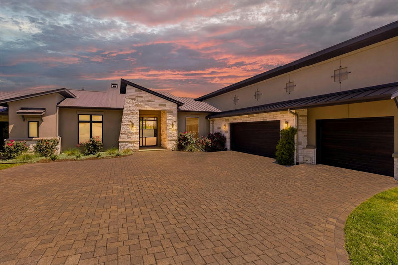 8801 Bellancia Dr — exterior