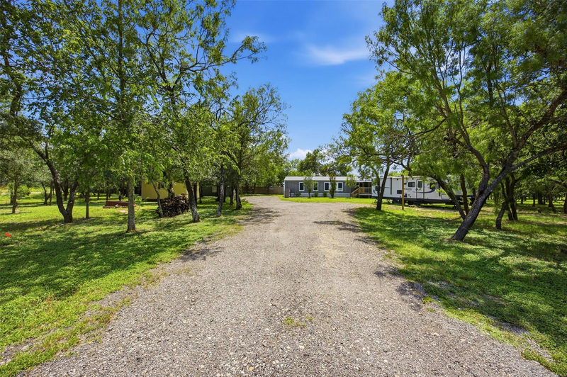 135 Side Saddle Dr — exterior