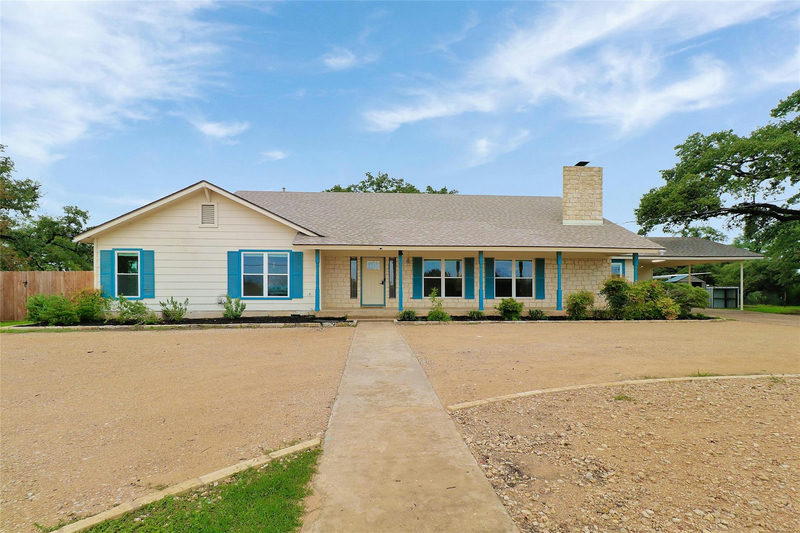 1701 E New Hope Dr — exterior