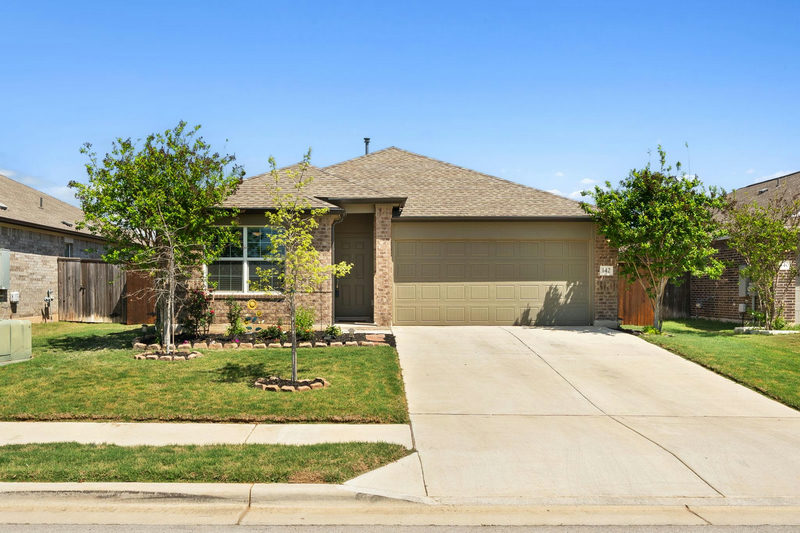 142 Esparza Dr — exterior