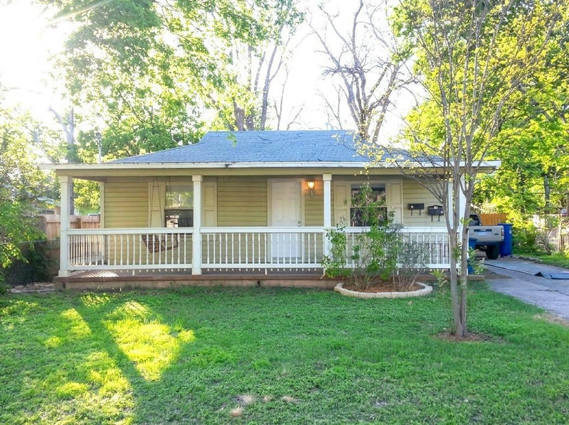 5402 - A/B Harmon Ave — exterior