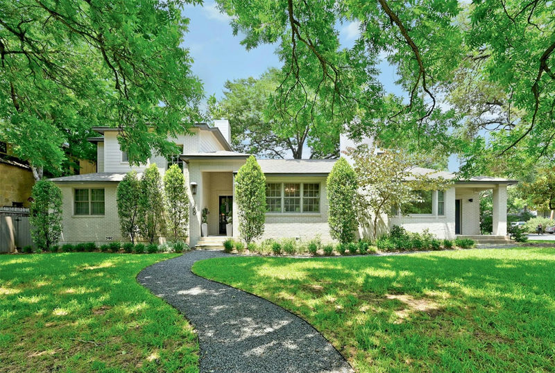 3400 Oakmont Blvd — exterior