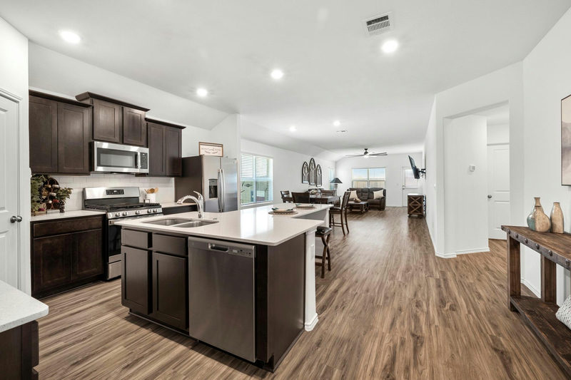 237 Escondido Cir — exterior