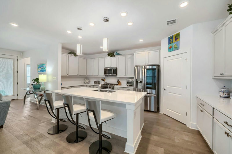 3247 Pisano Ave — exterior