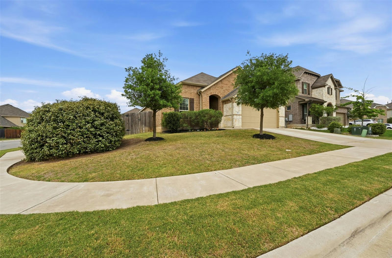 392 Algaroba Loop — exterior