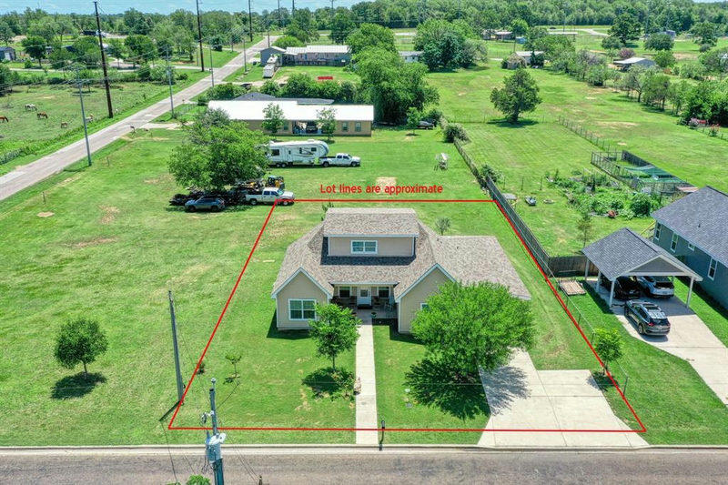 2409 Pecan St — exterior