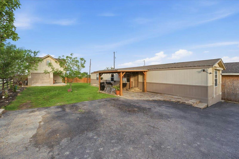112 Storm Ct — exterior