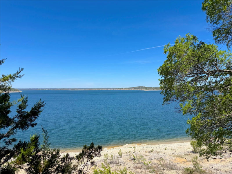 1345 Larson Dr — exterior