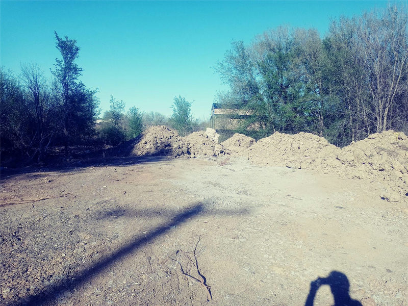 8818 Elroy Rd — exterior