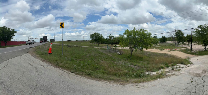 10412 Highway Fm 812 Hwy — exterior