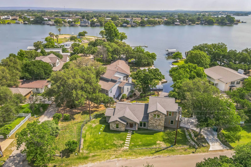 2403 Belaire East Ln — exterior