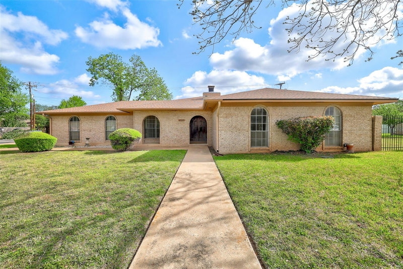2303 Dawn Dr — exterior