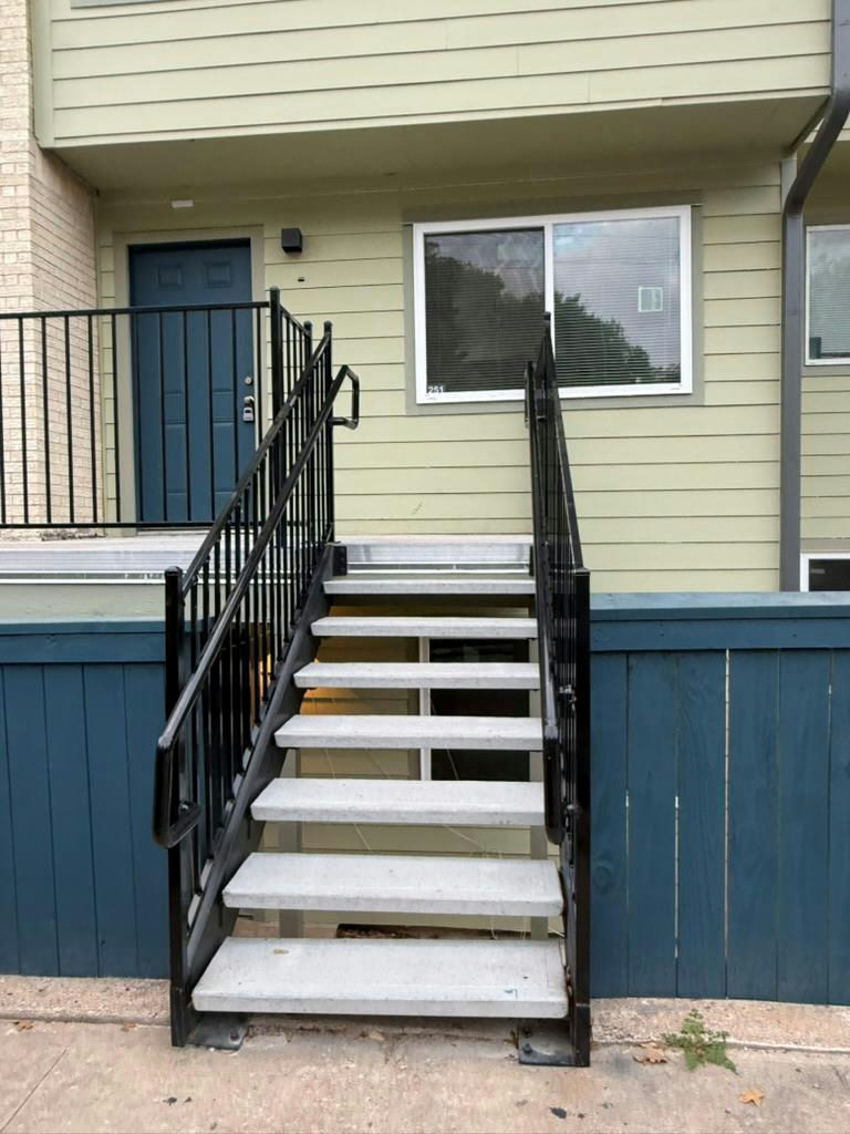 2124 Burton Dr #251 — exterior