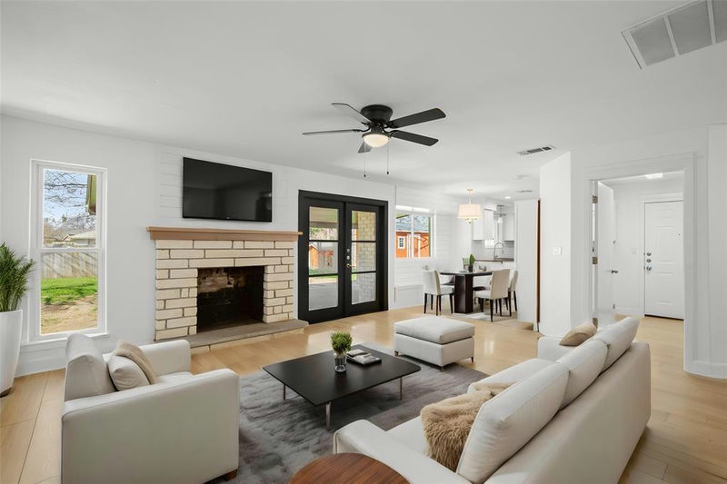 1512 W Mesa Park Dr — exterior