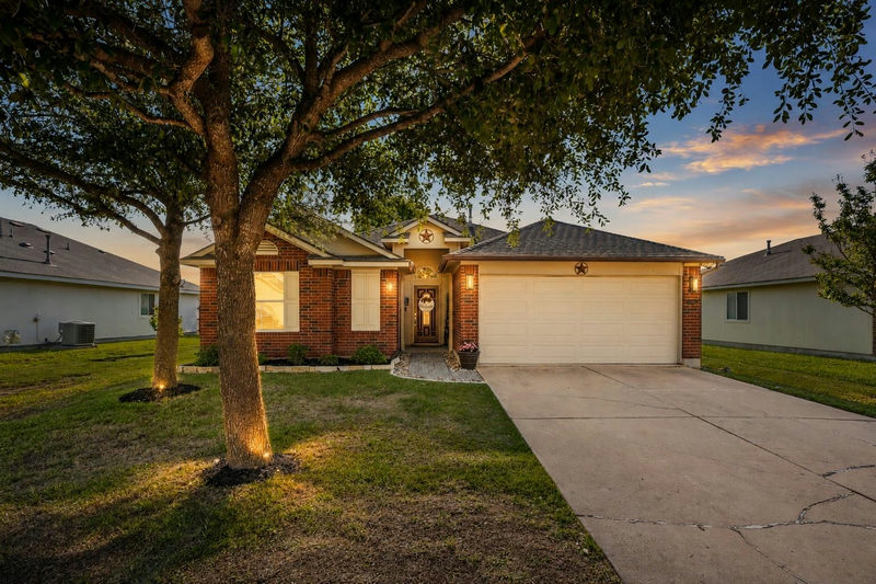 303 McCoy Ln — exterior