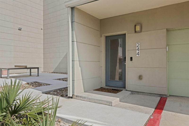 604 N Bluff Dr #244 — exterior