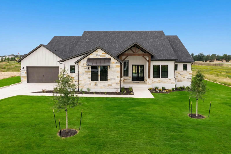 2941 Heritage Heights Rd — exterior