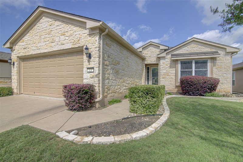 321 Cooper Lake Dr — exterior
