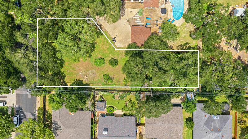 9505 Woodshire Dr