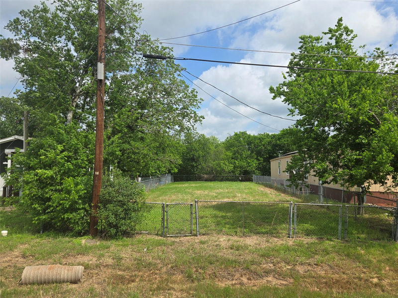 1105 Miller St — exterior