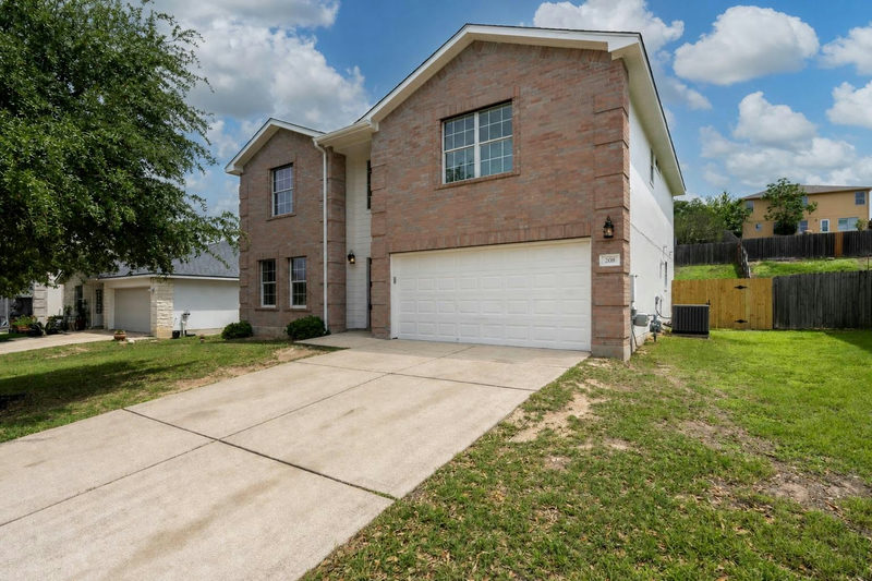 208 Dandelion Loop — exterior