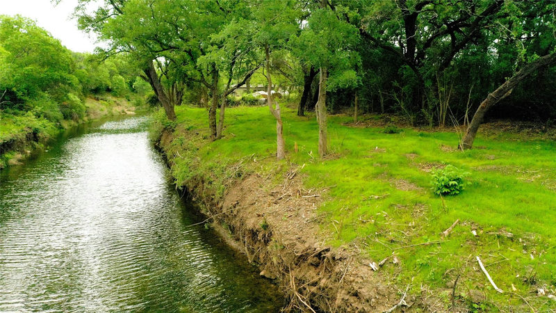 TBD S FM 1174 — exterior