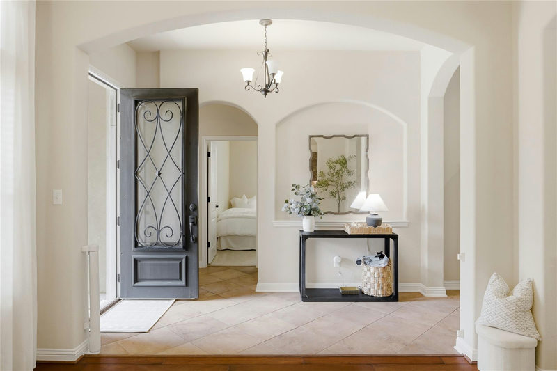 214 Bellagio Dr — exterior