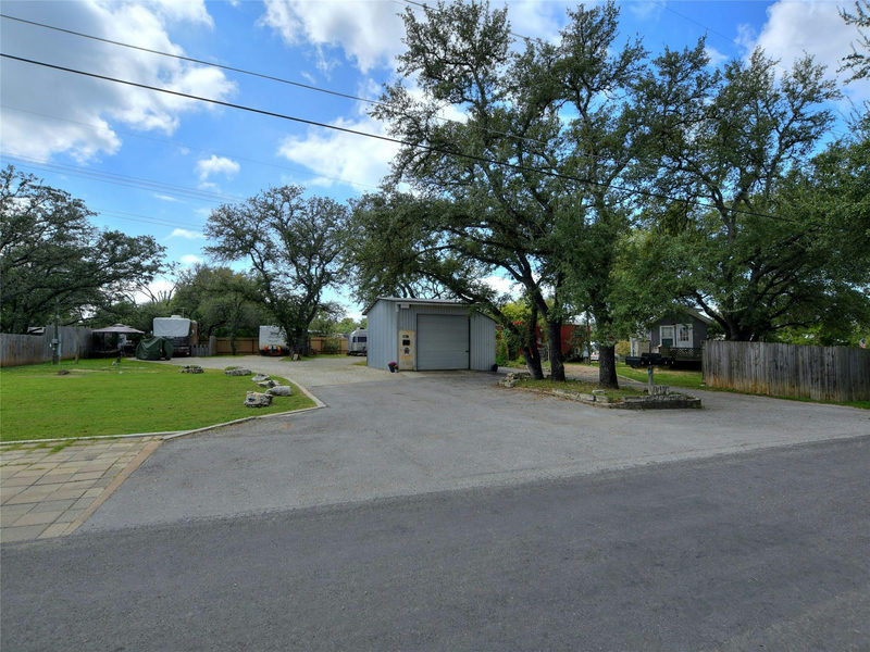 1702 Saracen Rd — exterior
