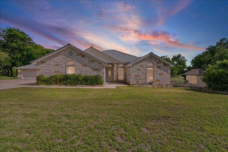 1703 Wofford Dr — exterior
