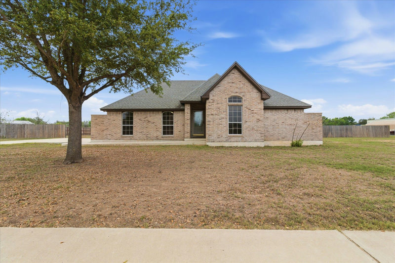 197 Thomas Dr — exterior