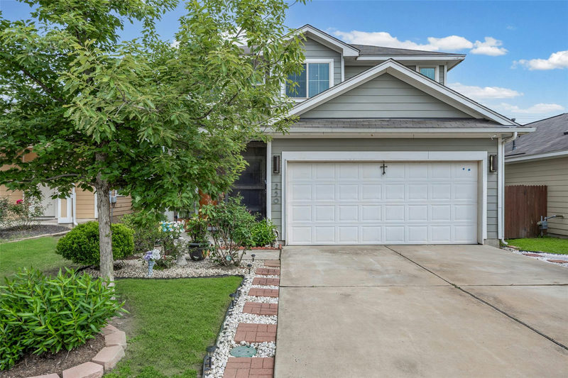 250 Twisted Oaks Ln — exterior